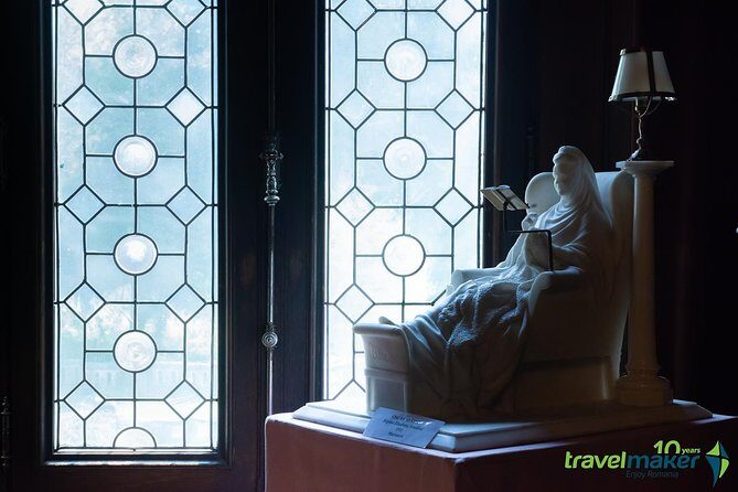 2-Day Transylvania from Bucharest: Brasov, Bran, Sighisoara - Bran Castle: Dracula’s story, tourist energy, and what to focus on