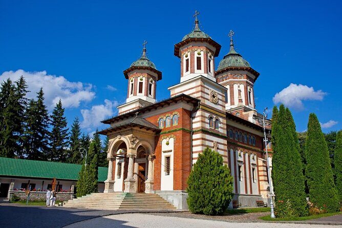 3-Castle: Peles,Bran,Rasnov,Sinaia Monastery from Brasov w pickup - Getting from Brașov to Transylvania without the hassle