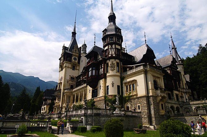 3-Castle: Peles,Bran,Rasnov,Sinaia Monastery from Brasov w pickup - Sinaia Monastery: a short stop with real Orthodox atmosphere