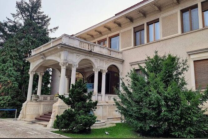 8h Bucharest full-day Tour, Parliament and Top Attraction, Privat - Revolution Square and Old Town (Lipscani): Free Time That Still Feels Important