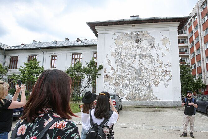 Alternative Bucharest Walking Tour - The guide’s street-art lens: learning to read walls