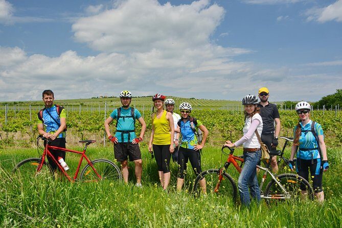 Bike & Wine tour in Dealu Mare wineland - Group size and English: the comfort factor