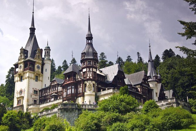Bran Castle, Peles Castle and Brasov City - Private Tour from Bucharest - Peleș Castle: the royal summer residence that earns attention