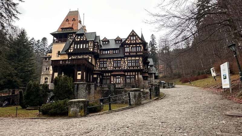 Brașov: Bran, Râșnov, and Peleș Castles Tour with Guide - Should you book this Bran, Râșnov, and Peleș day trip?