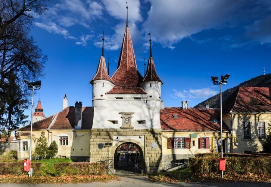 Brasov: Candlelight Tour of Medieval Architecture - Practical tips for a comfortable night in Brasov