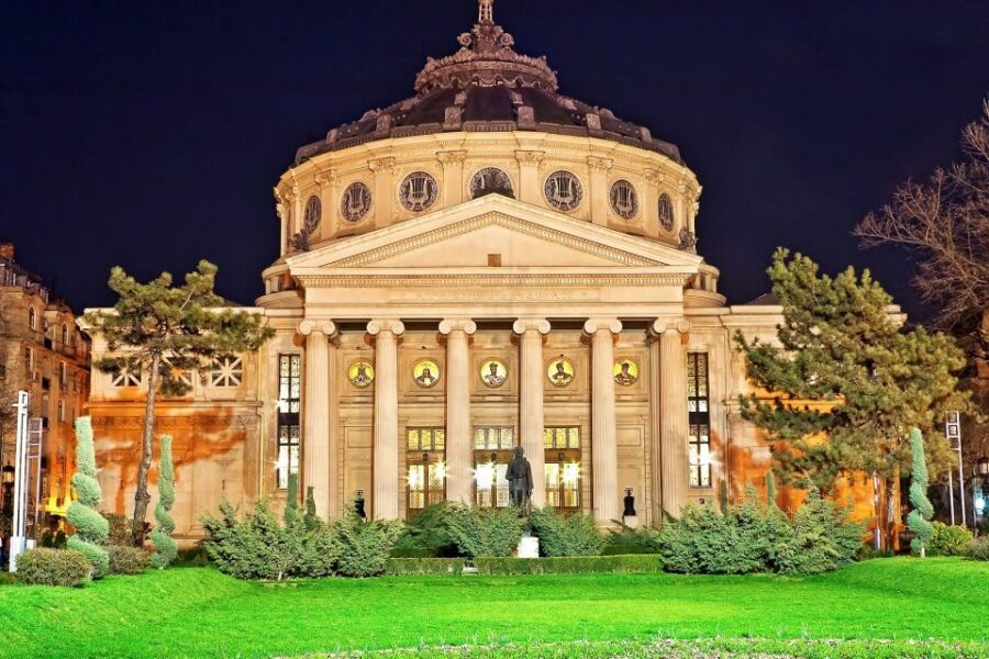 Bucharest: 2-Hour City Highlights Bike Tour - Cismigiu Park and the calmer side of the center