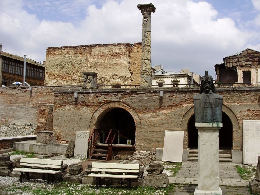 Bucharest: 2-Hour City Highlights Bike Tour - Price and value: $33 for two hours that actually earns its keep