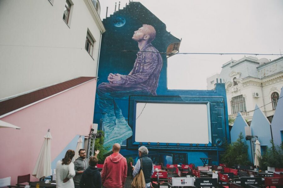 Bucharest Alternative Walking Tour - Piata Romana to art-forward streets: the point of starting here