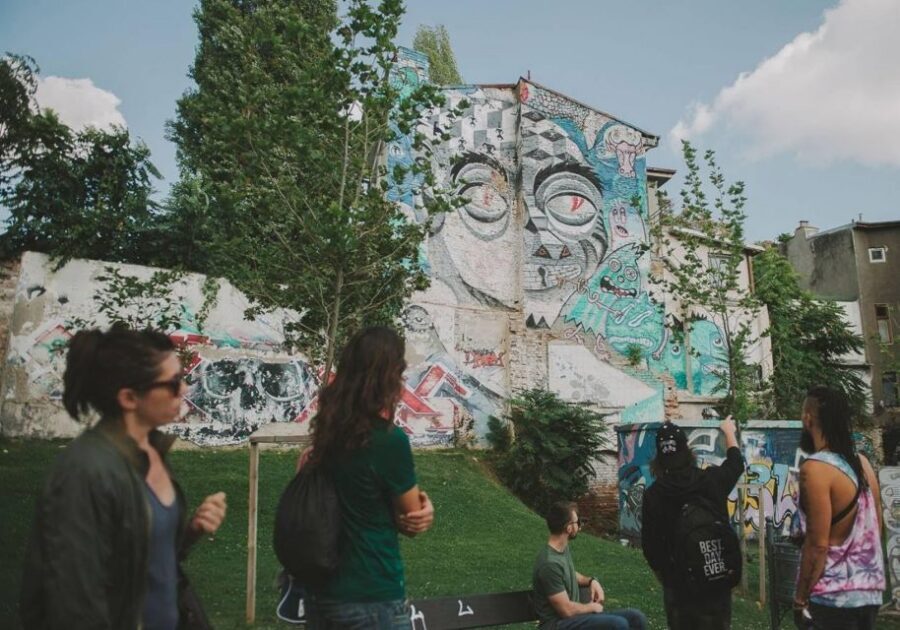 Bucharest Alternative Walking Tour - Wandering through classic Bucharest: landmarks, gardens, and photo stops