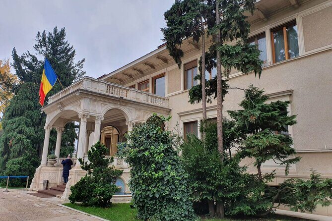 Bucharest City Tour 4h - Old Town and Hanul Lui Manuc: your easiest way to feel Bucharest