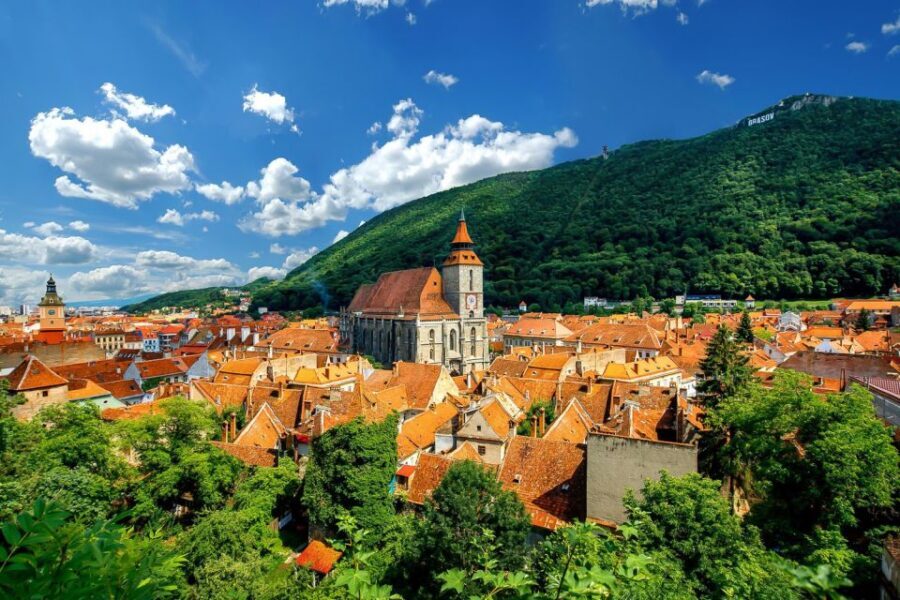 Bucharest: Day Trip to Dracula Castle, Peles Castle & Brașov - Peleș Castle in Sinaia: Pearl of the Carpathians, Free Time, and Ticket Tips