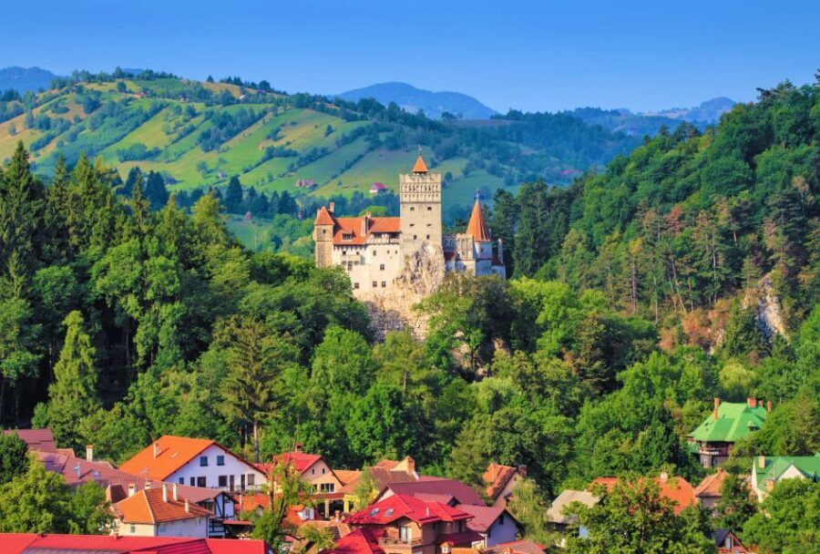 Bucharest: Dracula Castle, Peles Castle & Brasov Old Town - One day in Transylvania: why this route works