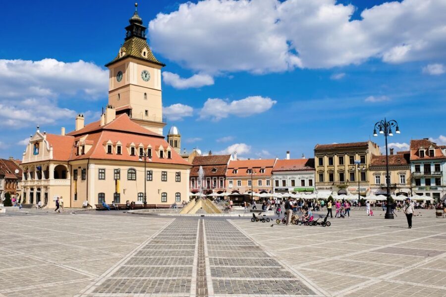 Bucharest: Dracula Castle, Peles Castle & Brasov Old Town - Bus comfort and timing: the long day factor