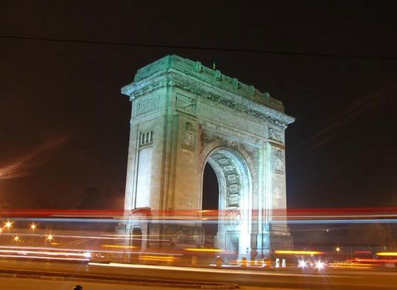 Bucharest Evening Tour and Traditional Dinner - Why Bucharest at Night Works for a Short 3-Hour Trip