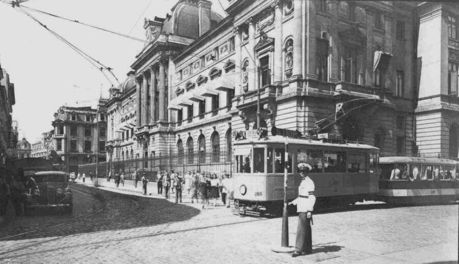 Bucharest: Half Day Bike Tour - Break time, maps, and what to do after the ride
