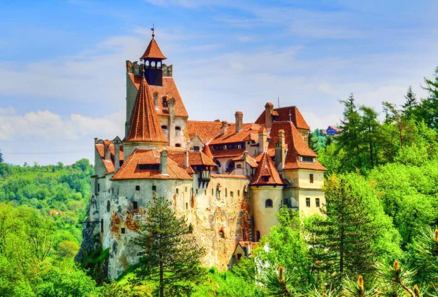 Bucharest: Peles Castle, Bran Castle & Brasov Day Trip - Peles Castle in Sinaia: royal beauty, plus a weekday catch
