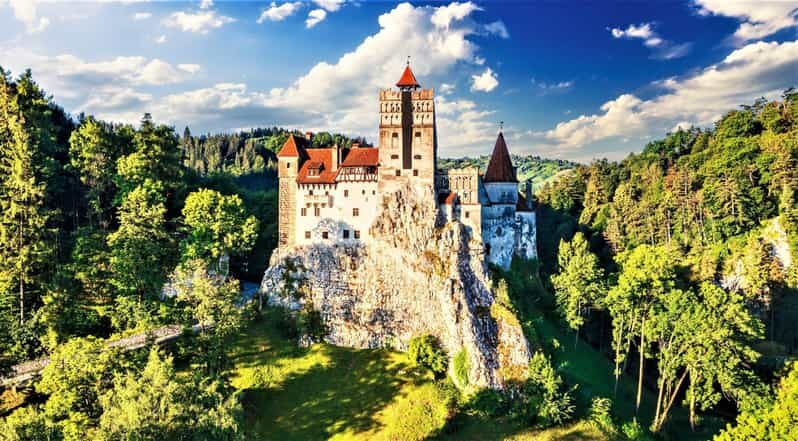 Bucharest: Peles Castle, Bran Castle, & Brasov Old Town Tour - Peleș Castle in Sinaia: royal rooms, not just exterior shots