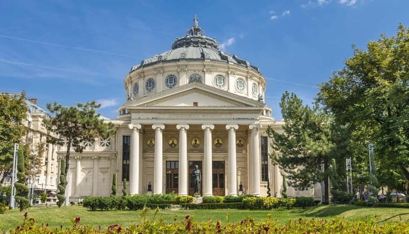 Bucharest: Tour of Old Town, Calea Victoriei & Communism - Stavropoleos Church: a colorful reset in the center of the story