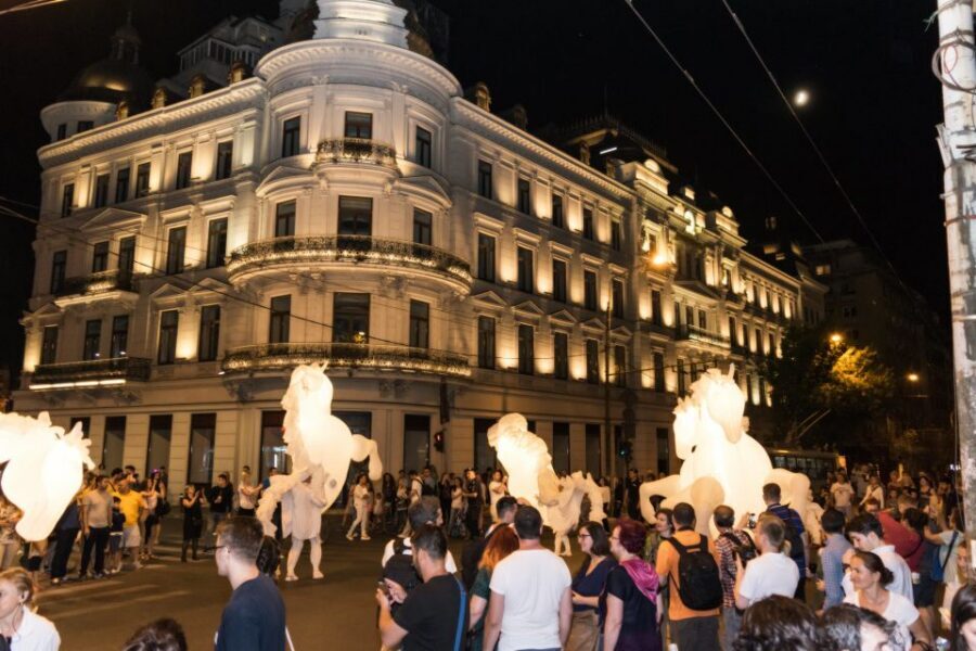 Bucharest: Weekend Pub Crawl - Choosing your meeting point on a Bucharest night out