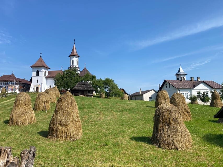Bucovina Painted Monasteries Tour from Suceava/Gura Humor - Palma Pass Lunch Stop: Views, Grill Food, Picnic Option, and Zipline Time