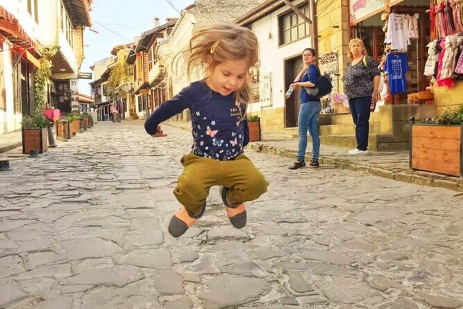 Bulgaria -Private Tour- Basarbovo, Arbanasi, Veliko Tarnovo - Guides, Pacing, and Border Reality Checks