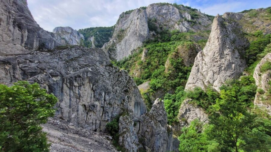Cluj Napoca: Climbing or Hiking Experience in Turda Canion - The 5-hour plan: from gorge hiking to Grota lui Hili
