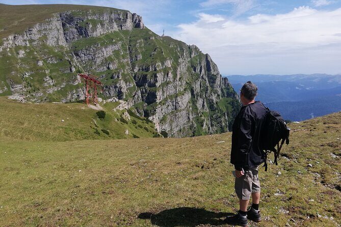 Day Hike in Carpathian Mountains for all levels in five areas - Weather Reality Check: Fog, Snow, and Why the Hut Break Helps