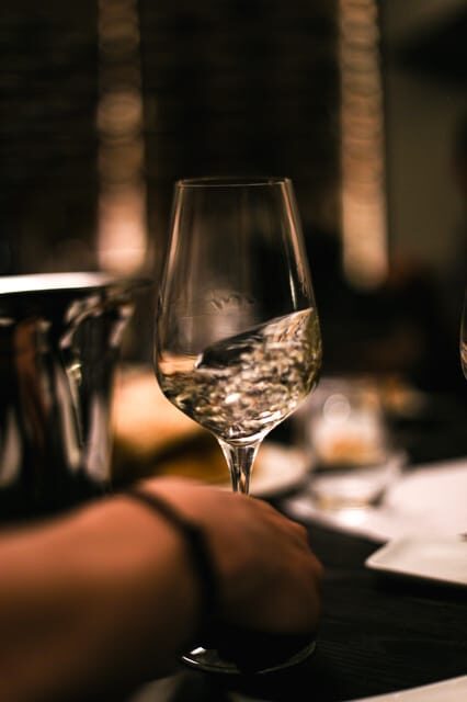 Discover Romania’s Wine Heritage in Brasov’s Historic Center - The 5-Wine Lineup: Distinct Regions and Tămâioasa Românească