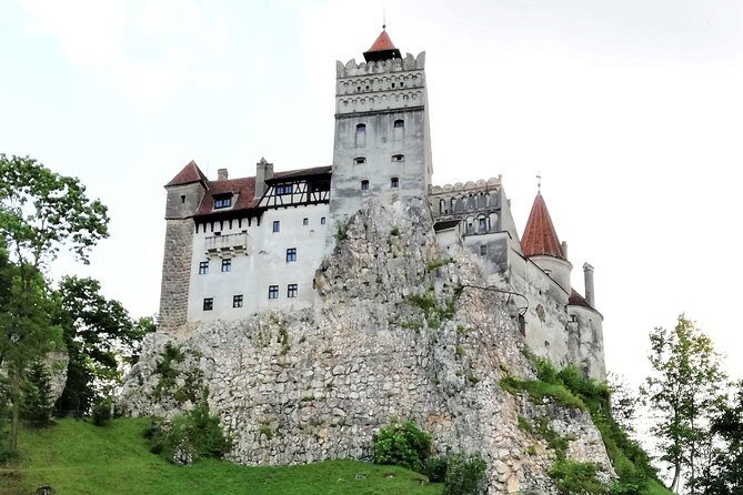 Dracula Castle, Peles and Transylvania, Premium Private Tour - Guide Style and the Romania-on-the-Map Approach: What You Gain Beyond Tickets