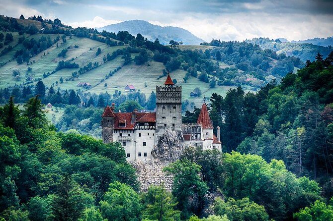 Dracula's Castle, Brasov and Peles Full-Day Tour from Bucharest - The 7:00 AM University Square start: plan your morning
