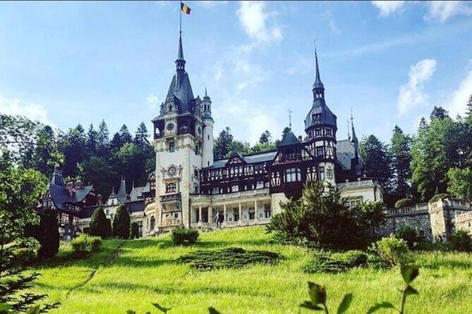 Dracula's Castle -Private Tour- with Brașov City and Peleș Castle - Brasov historical center: using your last hour well
