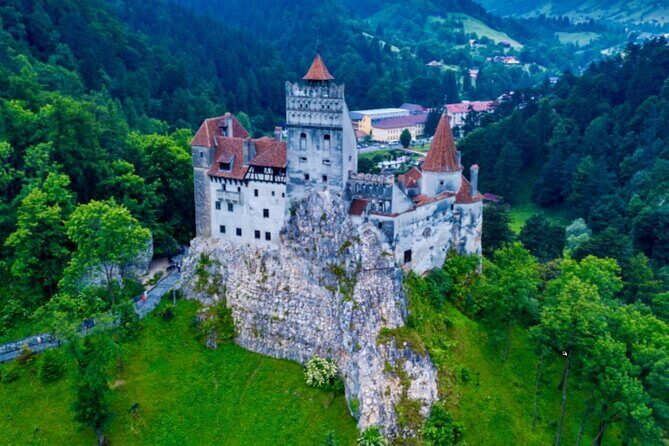 Dracula's Castle -Private Tour- with Brașov City and Peleș Castle - The real schedule: how to avoid feeling rushed in a 12-hour day