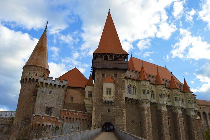 Exclusive Tour: Corvin Castle, Alba Iulia and traditional villages from Sibiu - Sibiu to Corvin Castle: why this route is so efficient