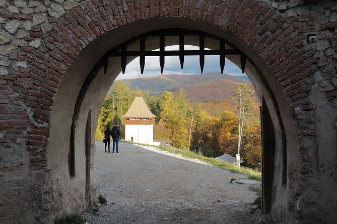 From Brasov: Discover Bran Castle and Râșnov Fortress - Optional Peleș and Pelisor: when the upgrade is worth your time