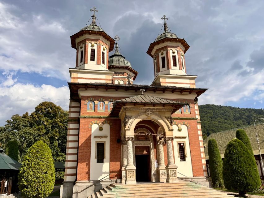From Brașov: Romanian Castle Tour with Bran and Peles - Finding the MODAROM meeting point in Brașov (and starting on time)