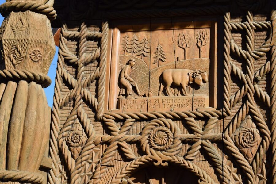 From Cluj-Napoca: Maramures Day Tour - UNESCO wooden churches: Surdesti first, then Desesti or Budesti