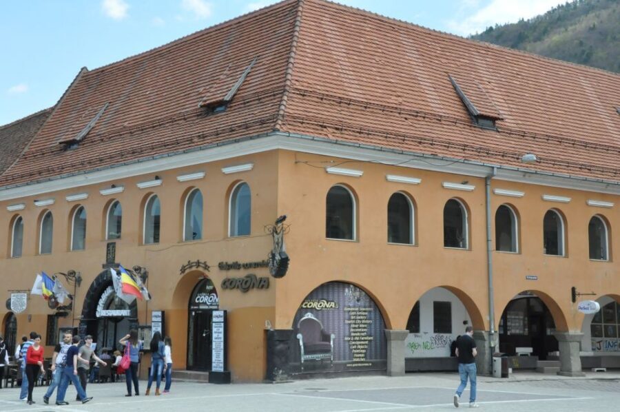 From Sibiu: Day Tour to Brasov and Dracula's Castle - Should you book this Sibiu to Bran and Brașov day tour?