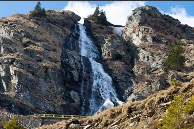 Hike to Poenari Fortress, Vidraru Dam, Argeș Monastery - Private - Vidraru Dam: Big Engineering, Big Mountain Outlook
