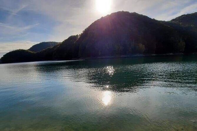 Original Carpathian Village Experience and Sinaia in one day tour - Stop 2: Paltinu Lake and the dam stop for a quick reset