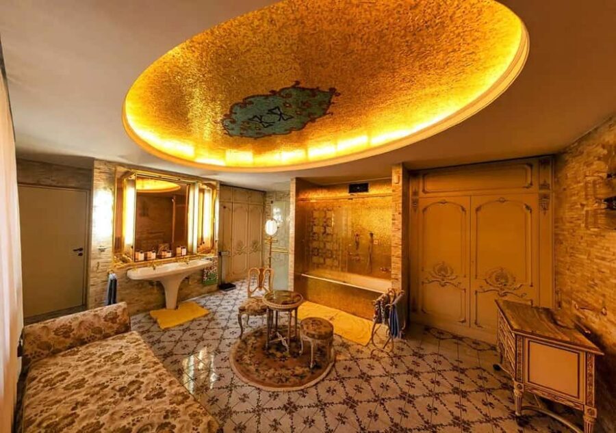 Palace of Parliament, Ceausescu House & Village Museum - Who this tour is best for