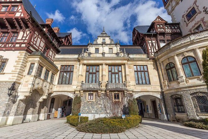 Peles Castle, Dracula's Castle and Medieval Town of Brasov in one day - The morning pickup: 7:00 AM and one simple starting point