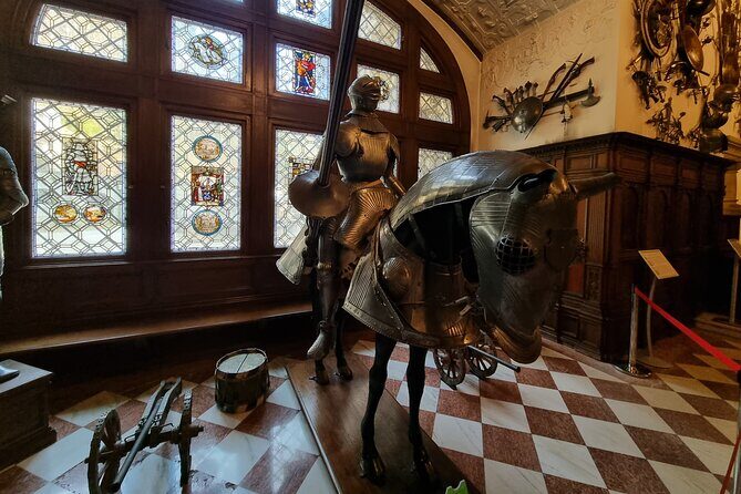 Private Day Trip from Bucharest: Dracula’s Castle, Peles & Brasov - The guide matters: why Octavian’s timing stands out