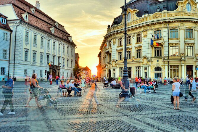 Private Walking Tour of Sibiu - Getting oriented: Huet Square and the legend of Herman