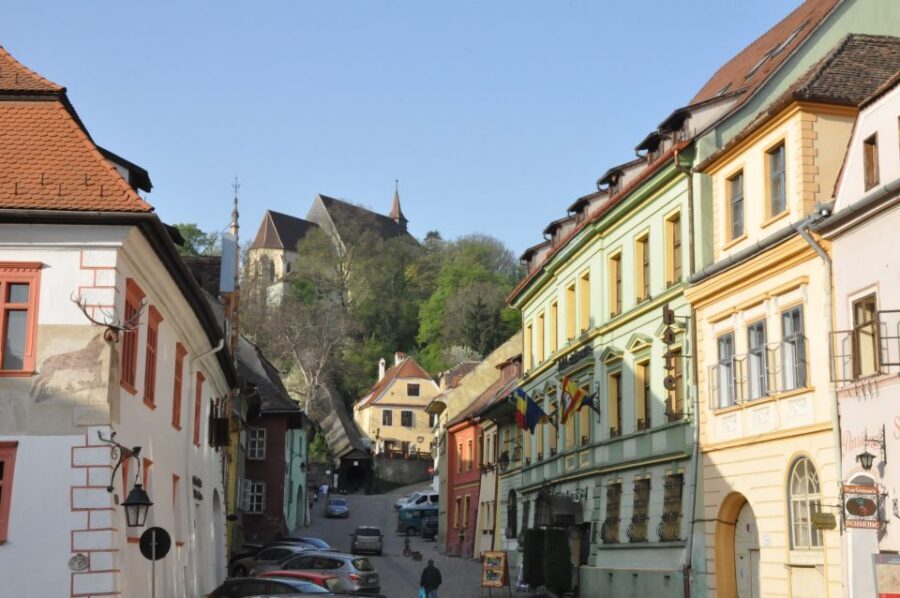 SB07 -Private Tour Exploring Sighișoara, Biertan & Viscri - The guide makes the day: what English storytelling adds
