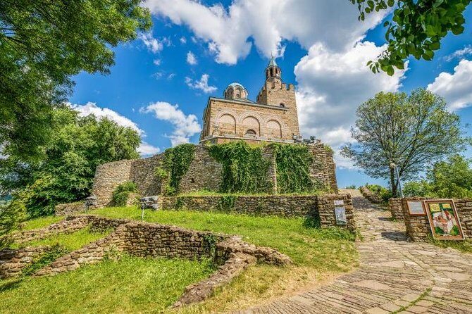 Small-Group Day Trip to North Bulgaria - Pickup, group size, and the minivan comfort question