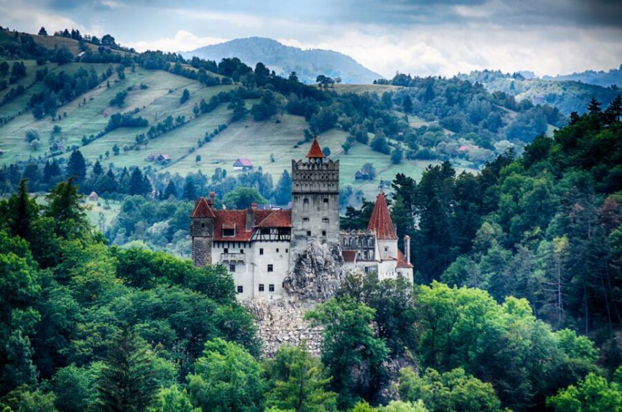 Three Castles in Transylvania Day Trip from Bucharest - Brasov old town walking tour: the finishing touch