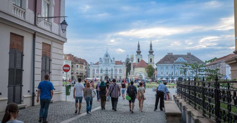 Timisoara: Classic Walking Tour - Starting at the tourist information center: getting oriented fast