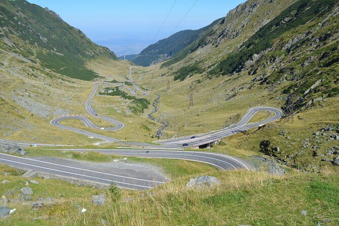 Transfagarasan amazing road trip from Brasov - Stop 2: Lake Balea in the cirque where the views can go cold fast