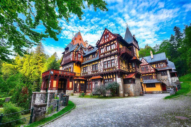 Transylvania and Dracula Castle Full Day Tour from Bucharest - University Square to the Carpathian Road: What This 7:45 Start Means