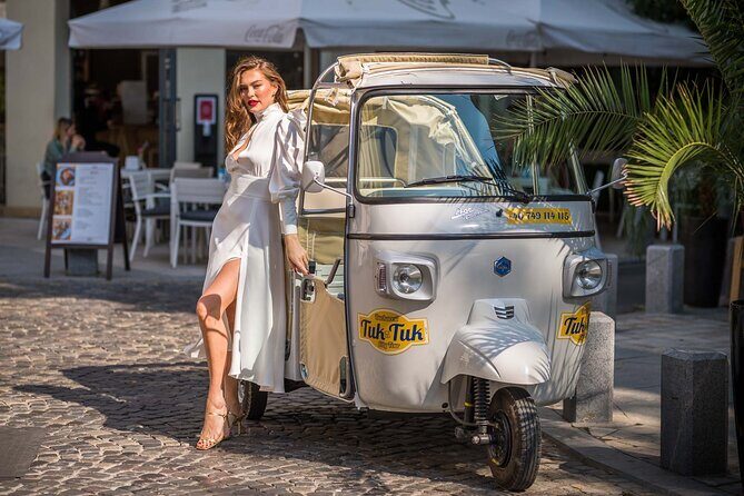 Tuk Tuk Bucharest Romantic Tour with miniBAR - Romanian Athenaeum: 1888 Beauty You Can Plan Around